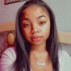 Meet your Posher, Laila